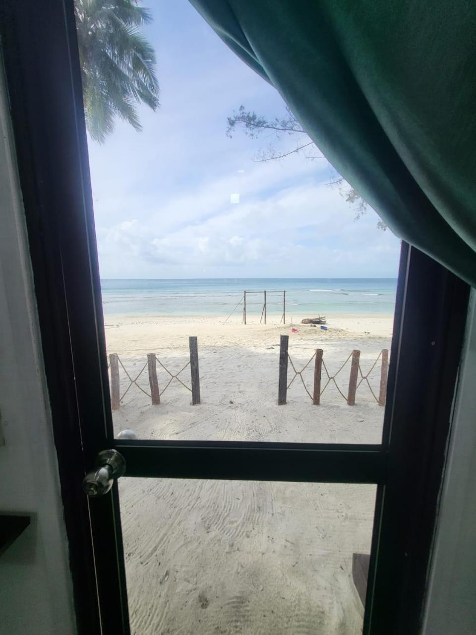 Dewati Roomstay B&B Lang Tengah Екстериор снимка