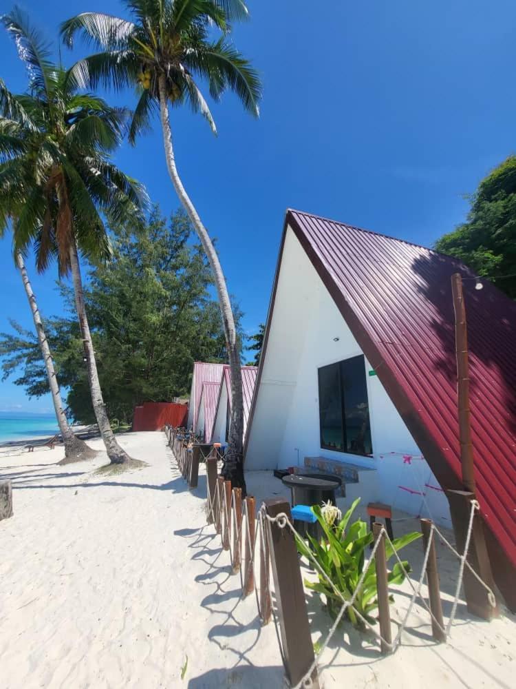 Dewati Roomstay B&B Lang Tengah Екстериор снимка