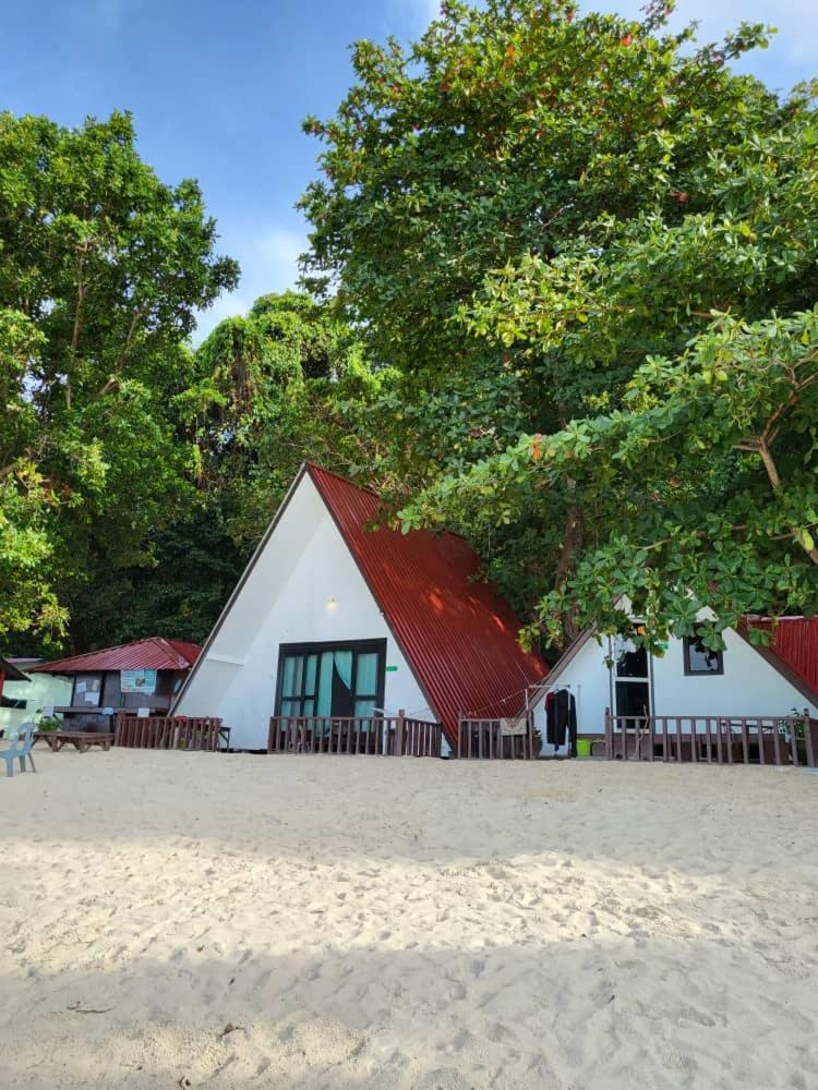 Dewati Roomstay B&B Lang Tengah Екстериор снимка